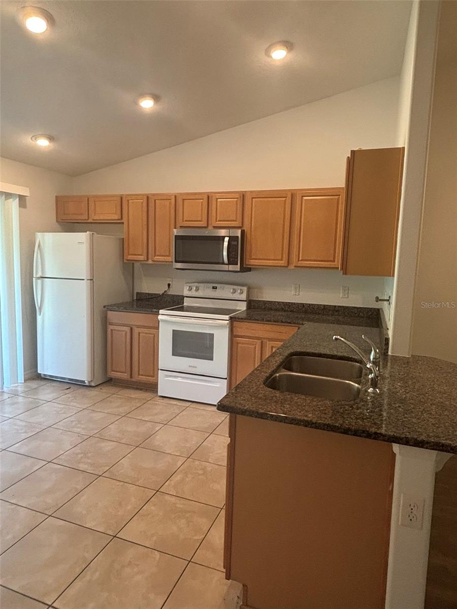 6 WOOD AMBER LN #B — photo 7