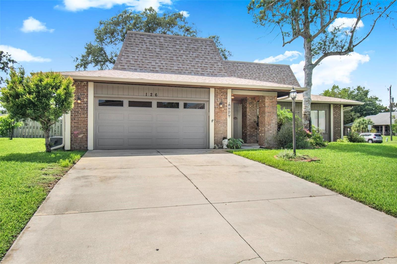 126 FLORIDA PARK DR — photo 2