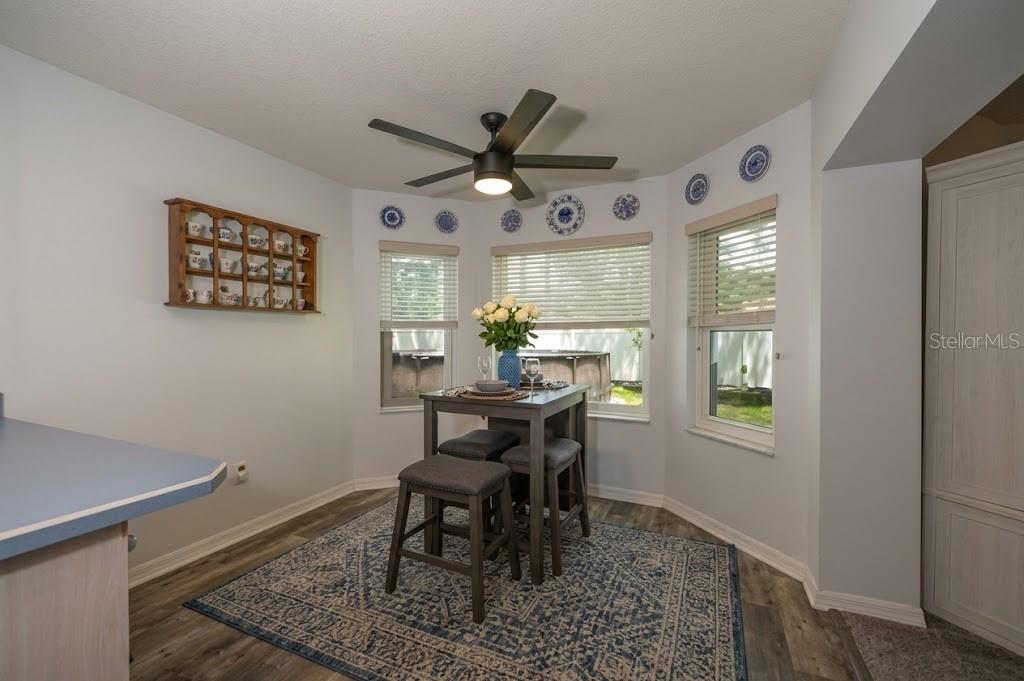 6 BOXWOOD LN — photo 12