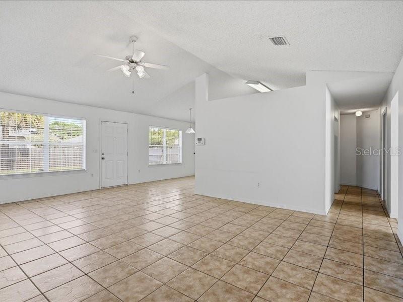 07 BILTWELL  PLACE — photo 12