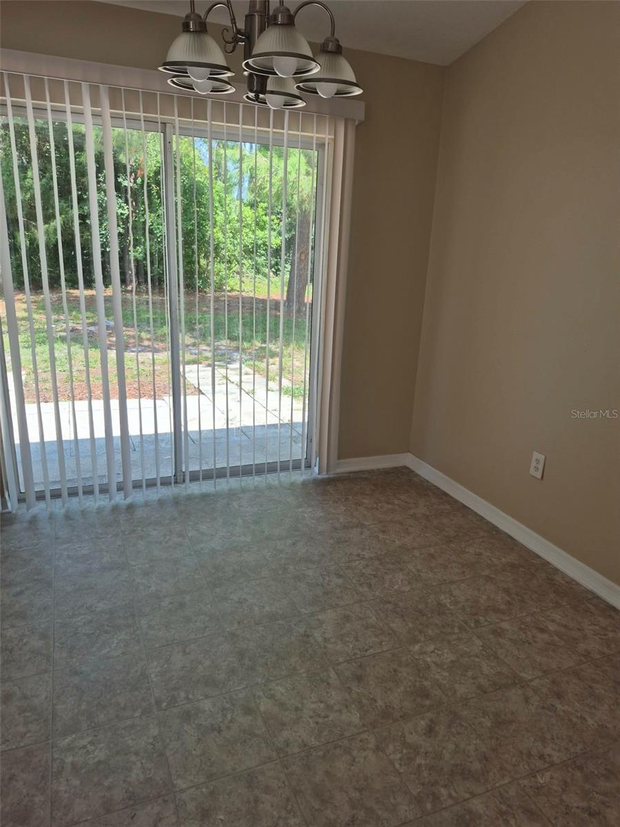 7 ROLLAND LN — photo 11