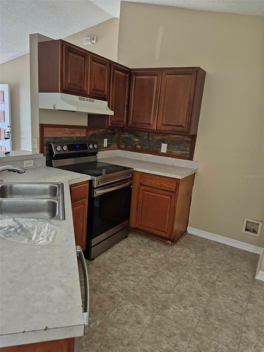 7 ROLLAND LN — photo 9