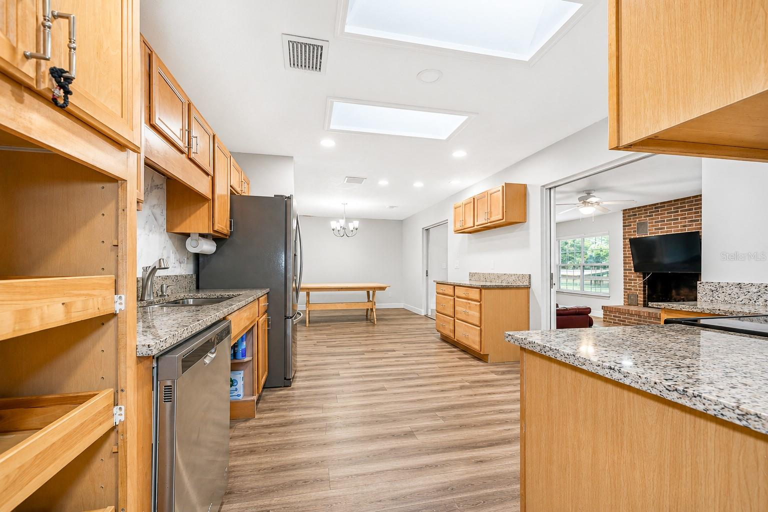 10 FELICIA CT — photo 12