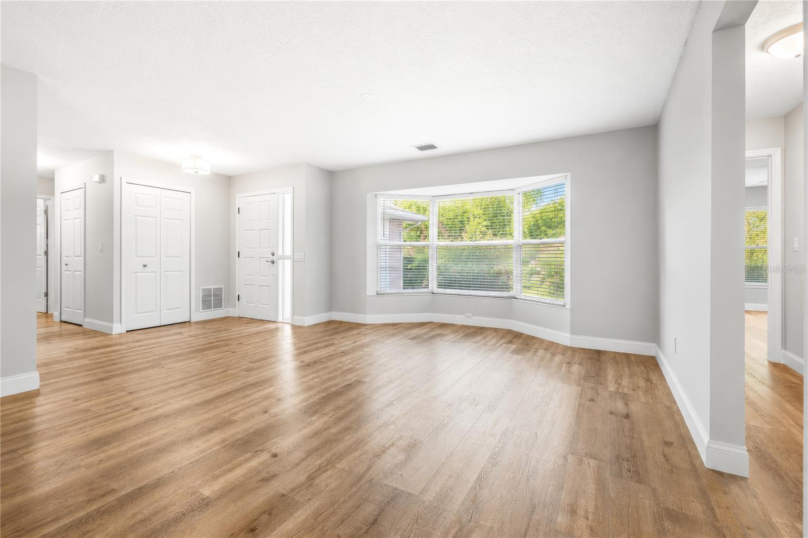 10 FELICIA CT — photo 8