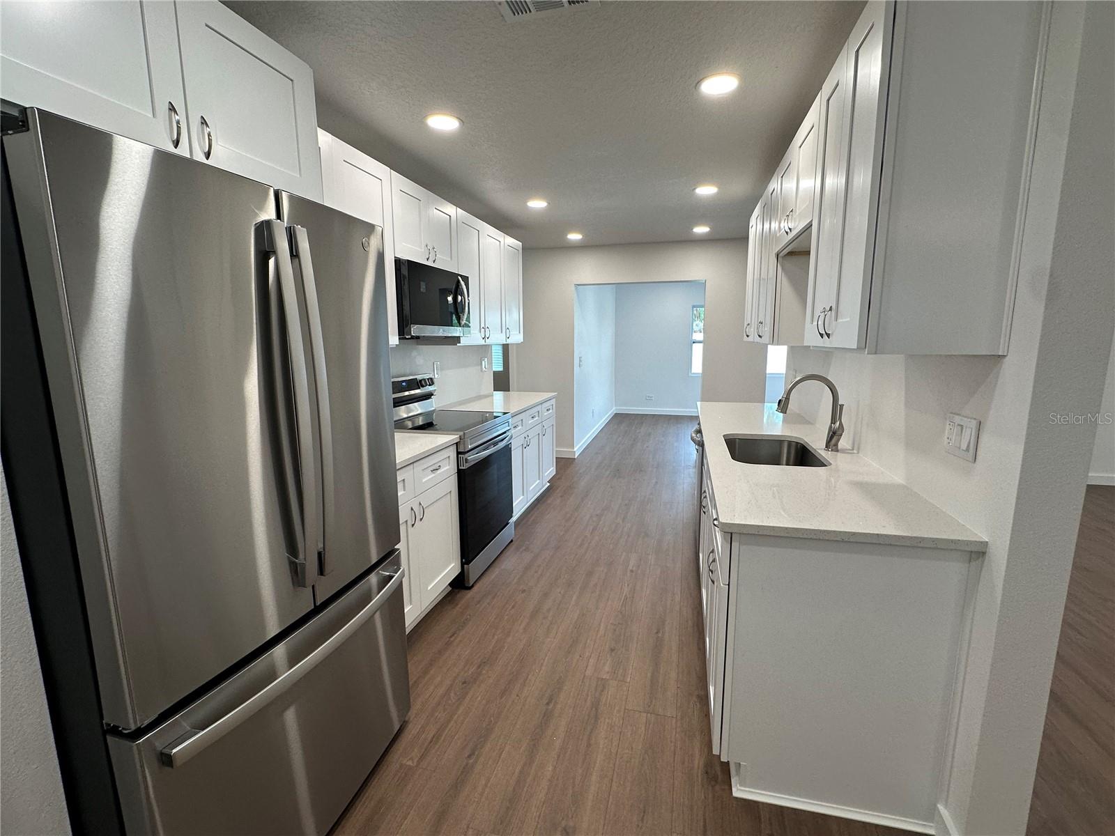 109 FLORIDA PARK DR — photo 4
