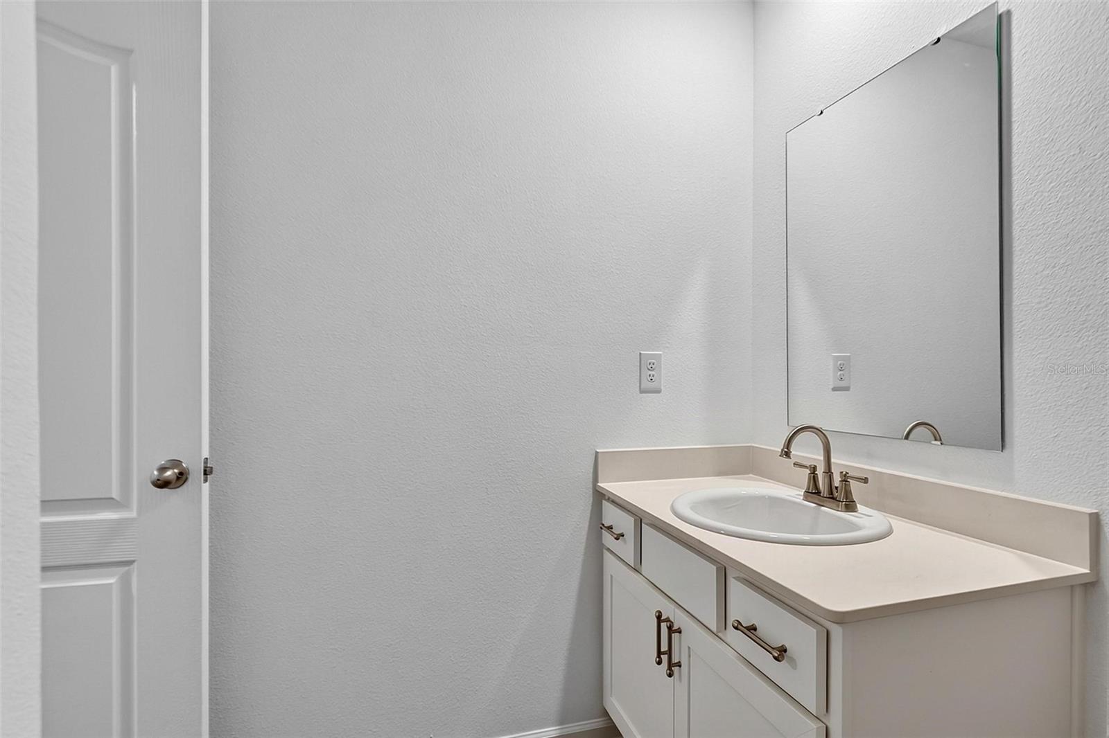 6 PROSPERITY LN #B — photo 11
