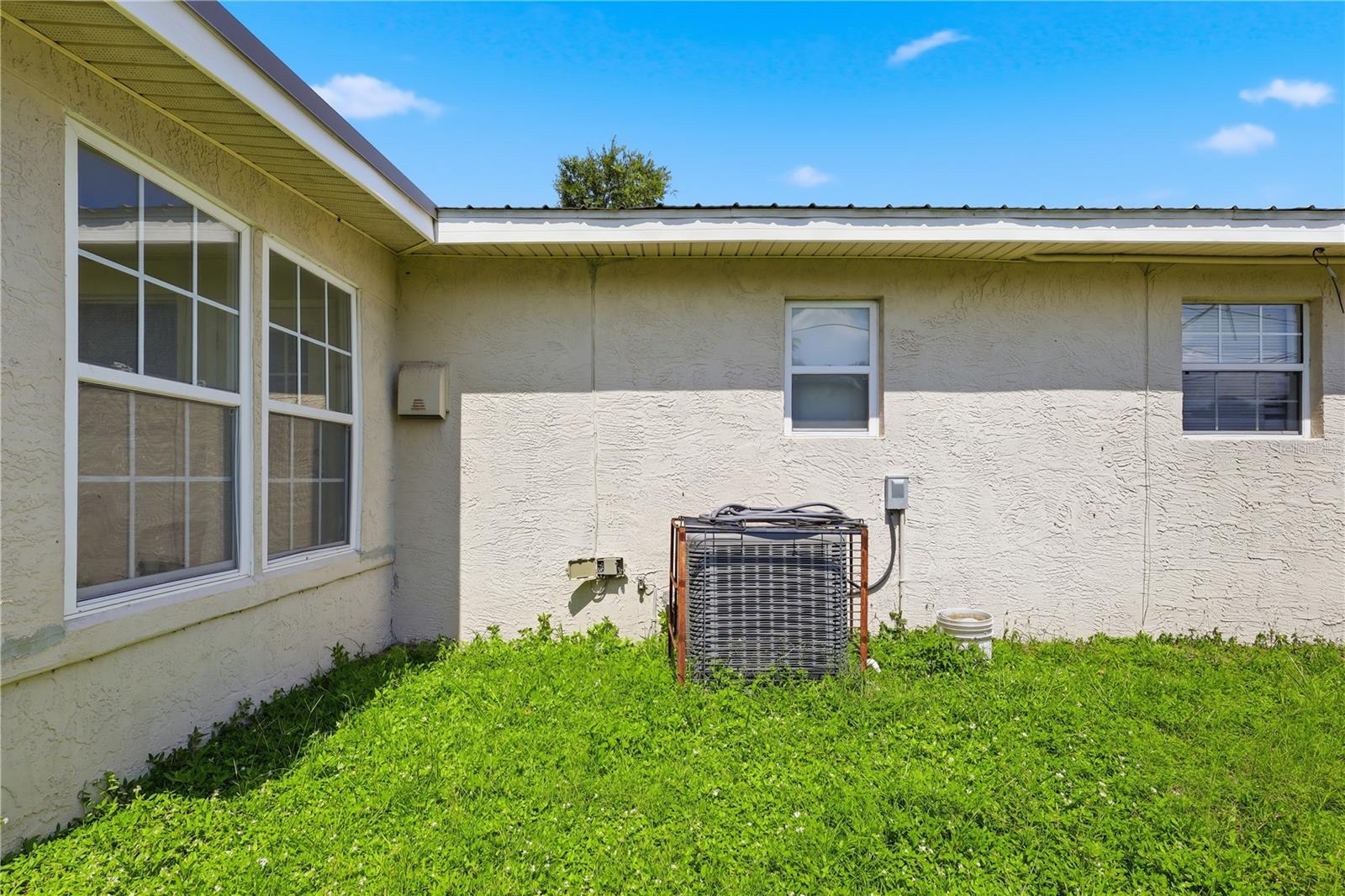 934 LEWIS DR — photo 7