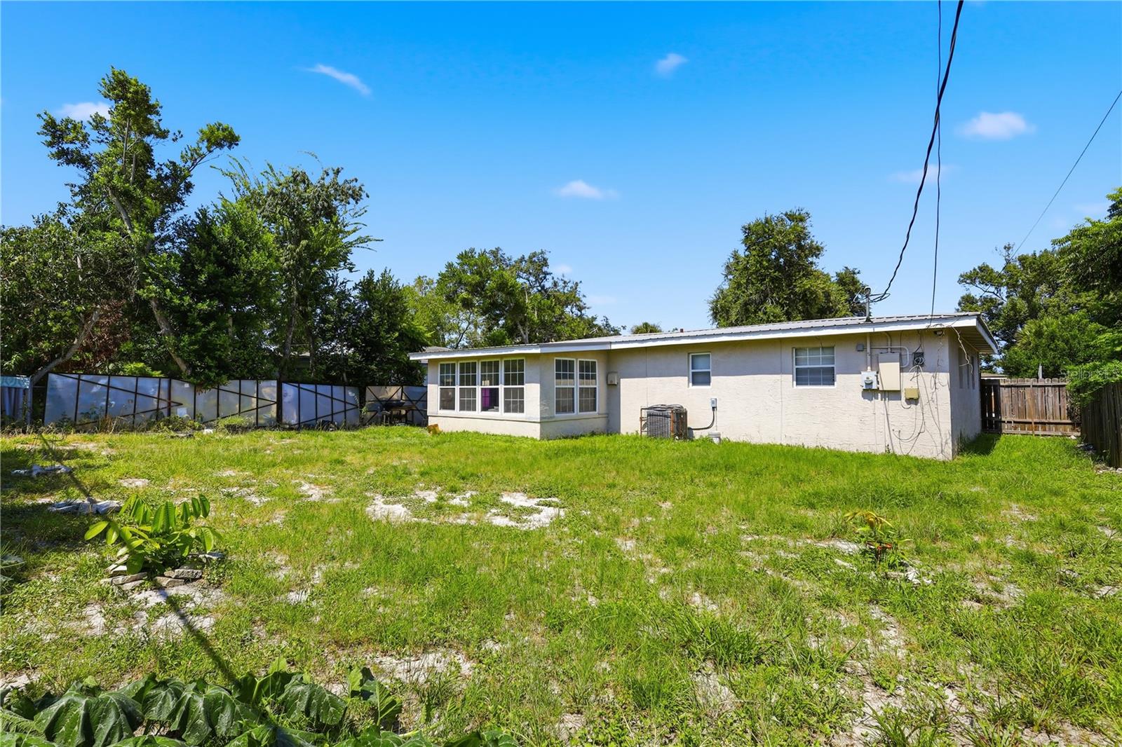 934 LEWIS DR — photo 10