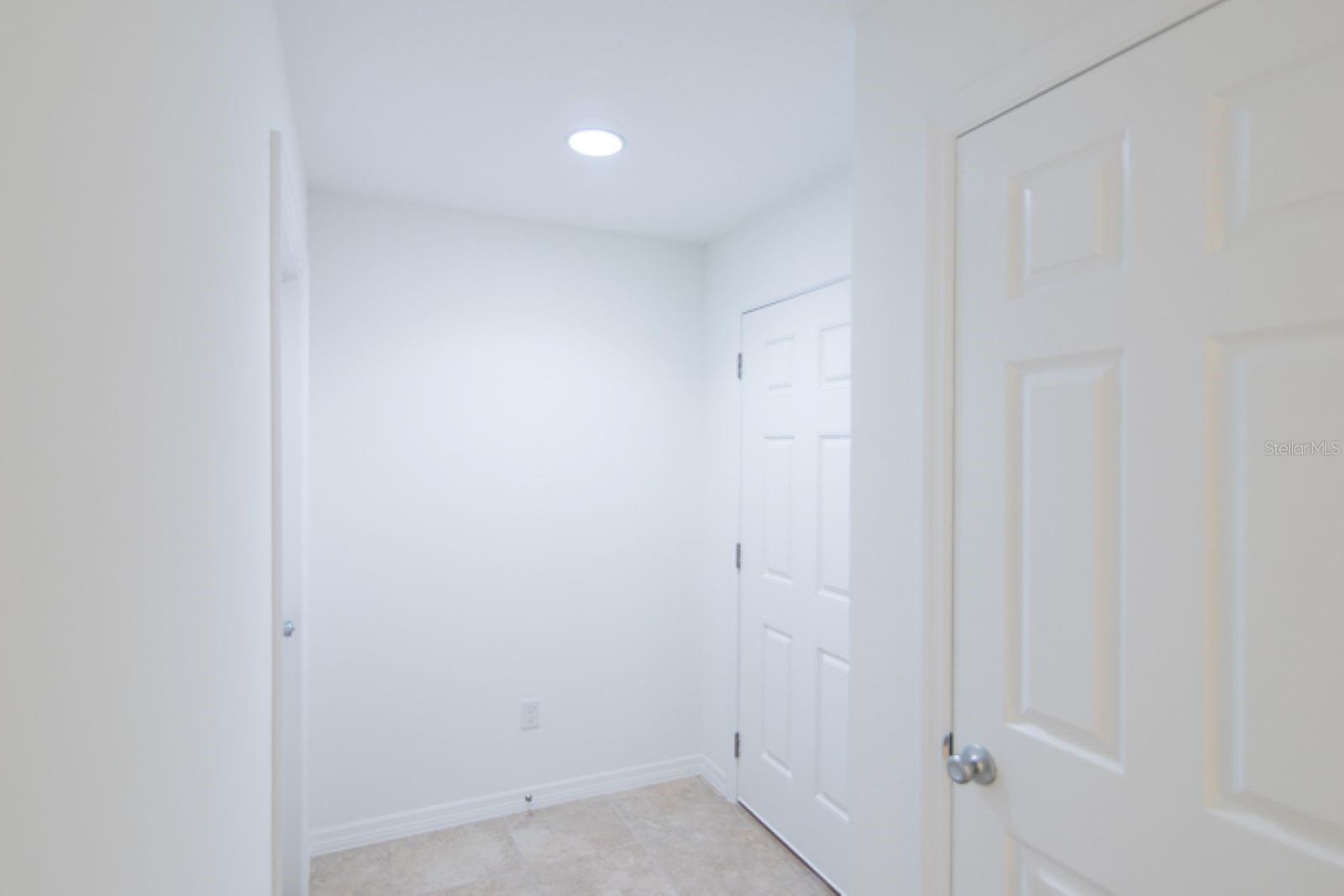 175 PLAIN VIEW DR #B — photo 3