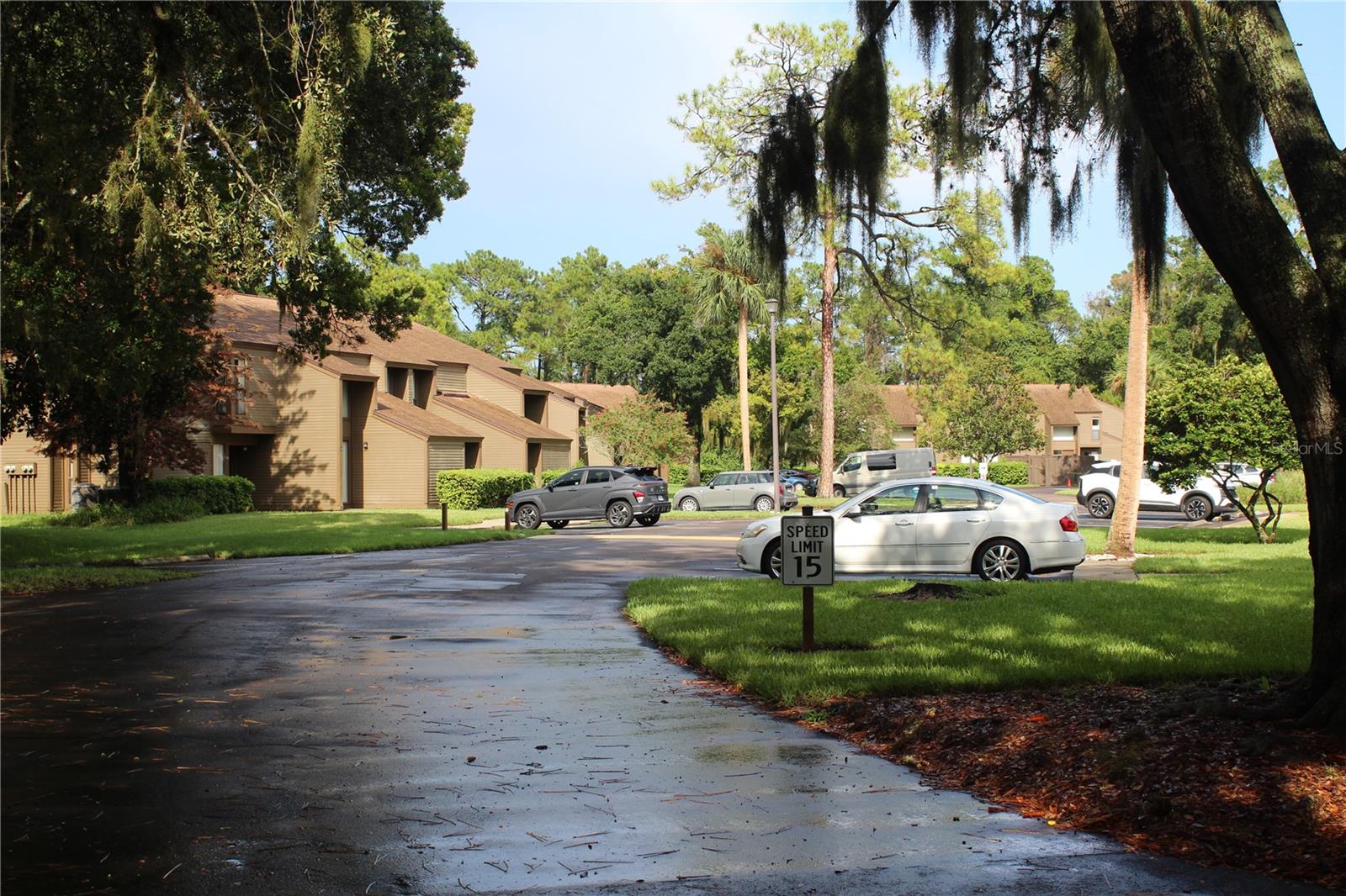 17 OXFORD LN #17 — photo 3