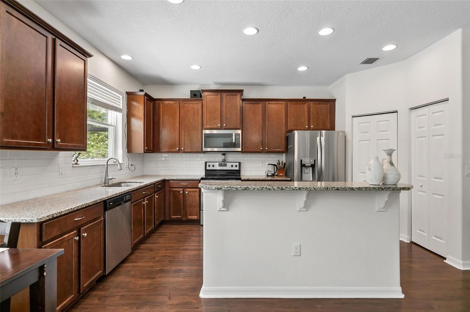 227 BIRCHWOOD DR — photo 12