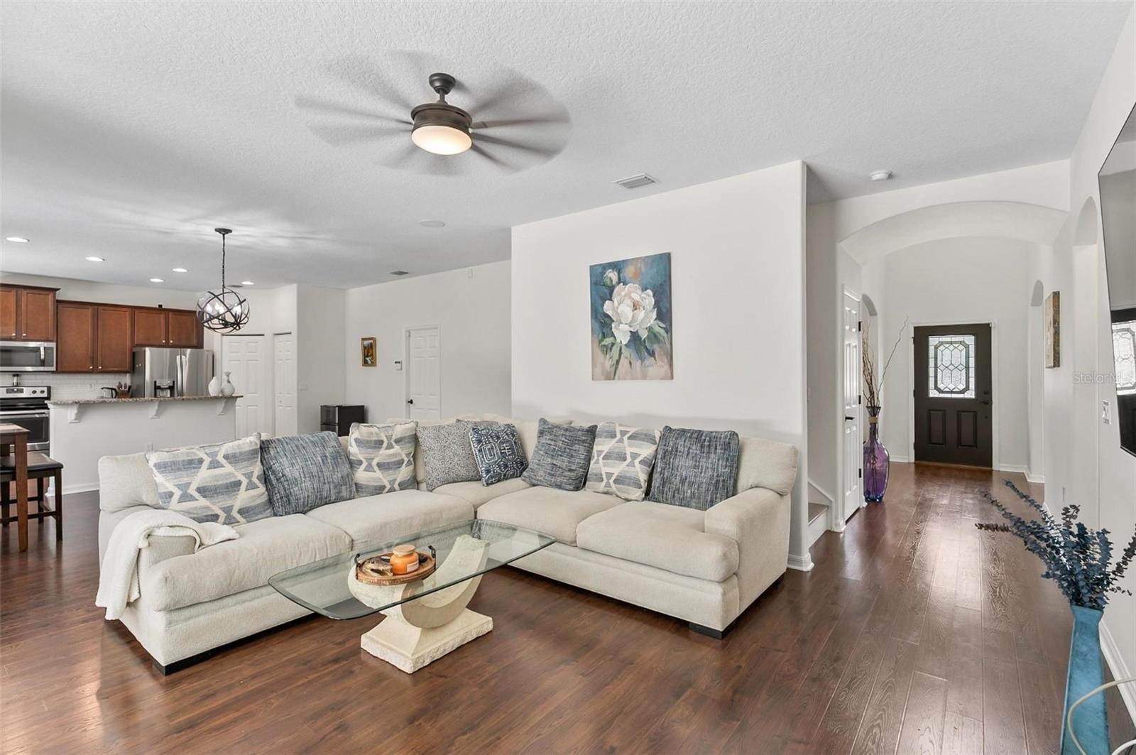 227 BIRCHWOOD DR — photo 9