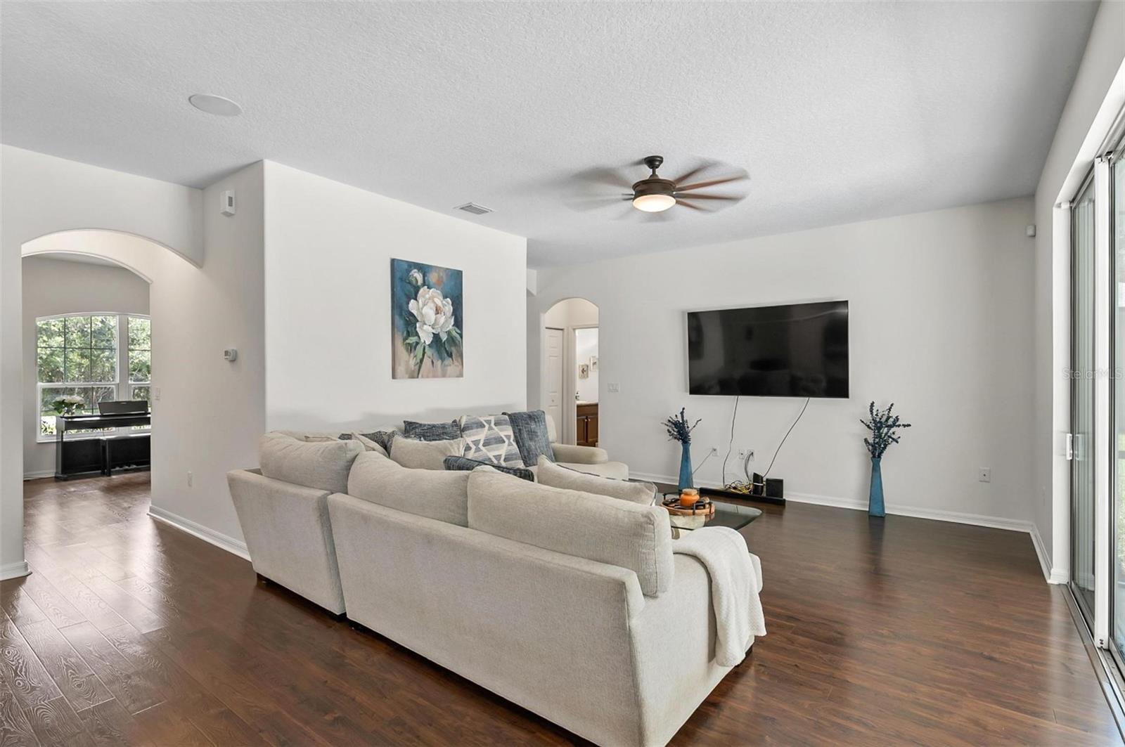227 BIRCHWOOD DR — photo 10