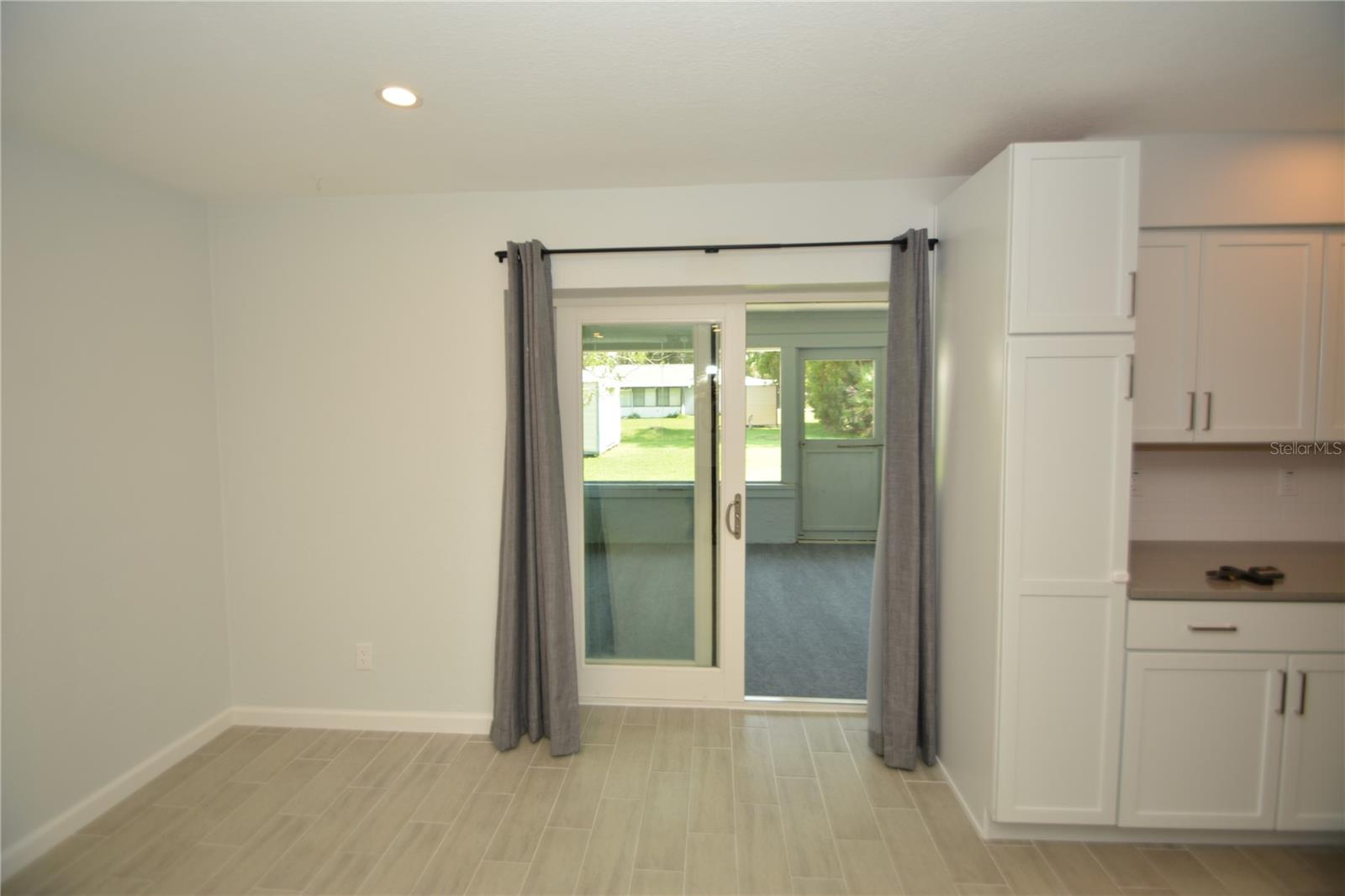 14 BOLLING LN — photo 12