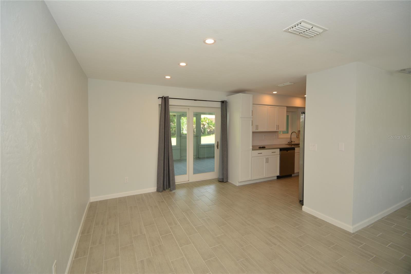 14 BOLLING LN — photo 7