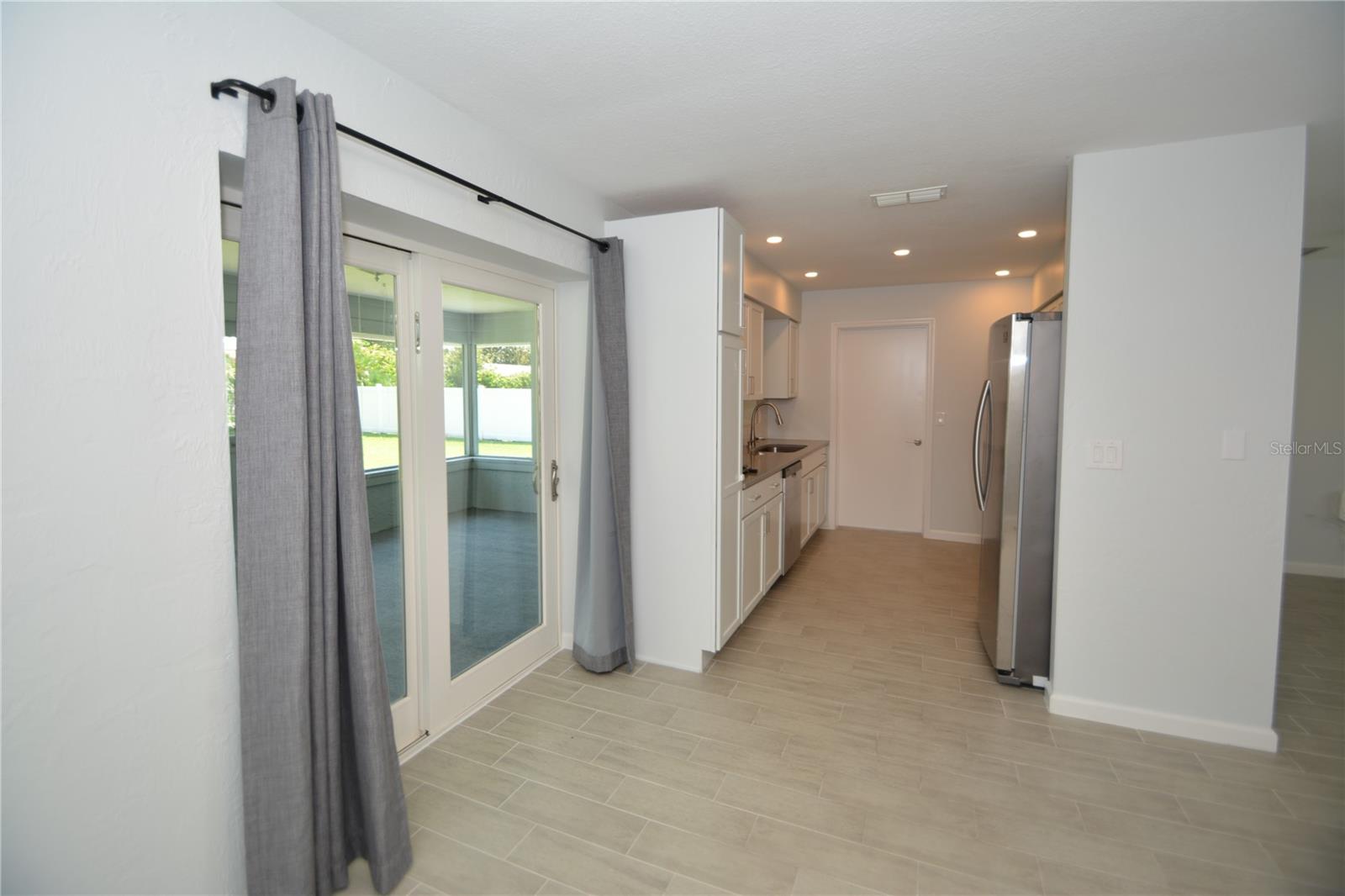 14 BOLLING LN — photo 8