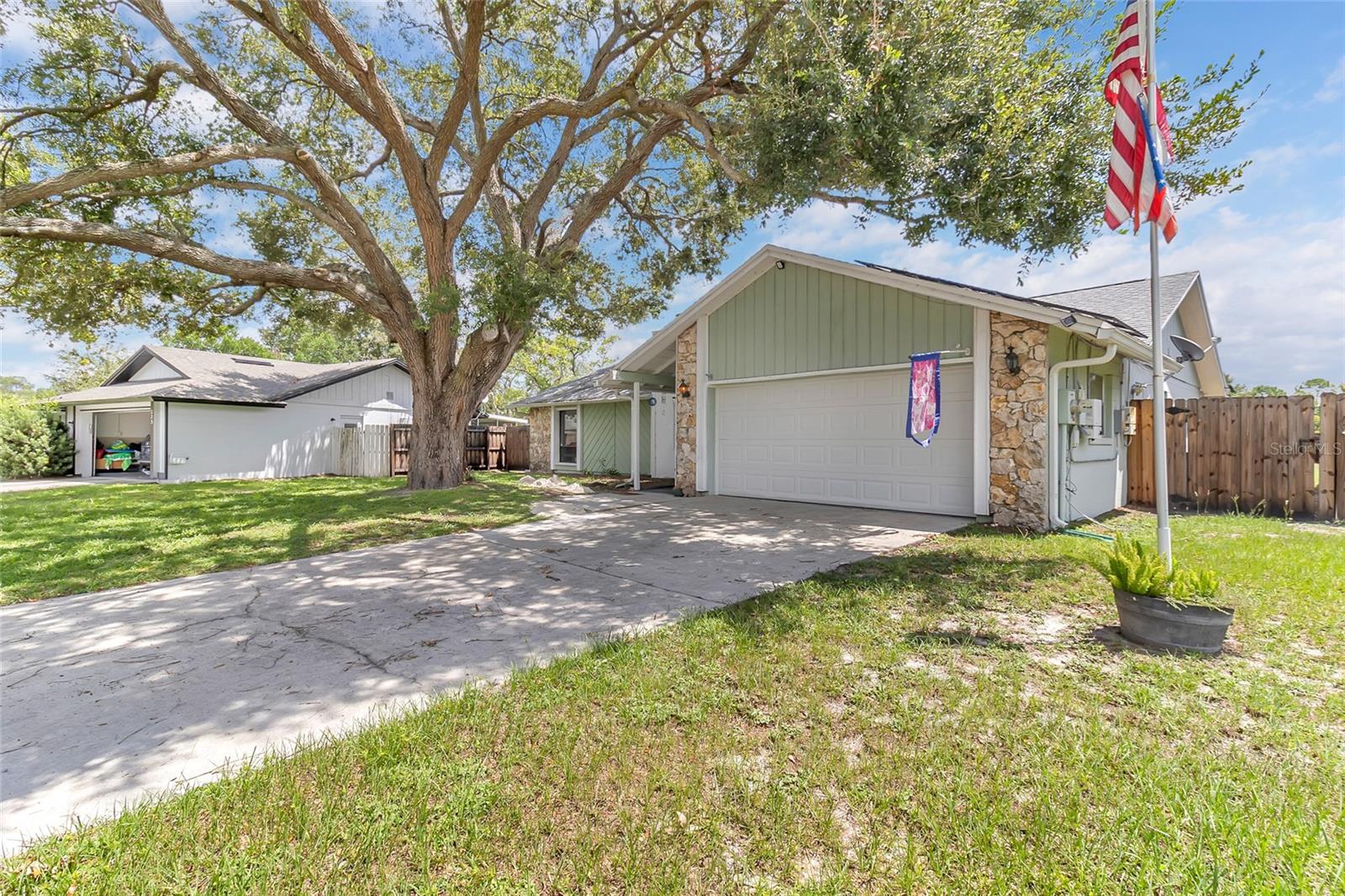 221 ODHAM DR — photo 2