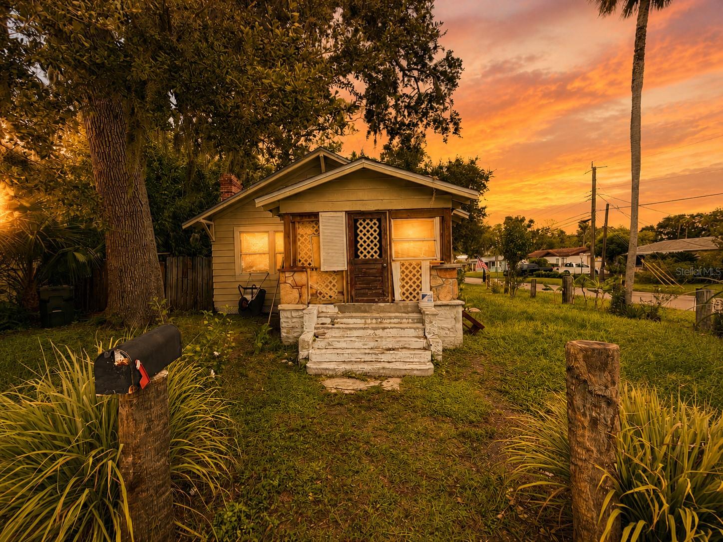 202 SHADY PL