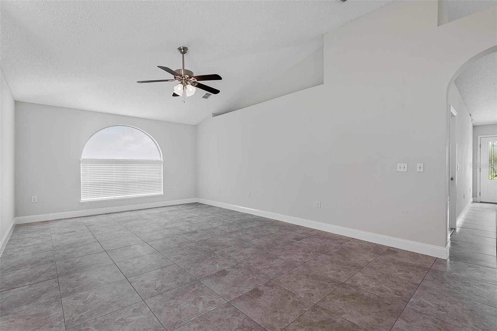 34 FIRETHORN LN — photo 11