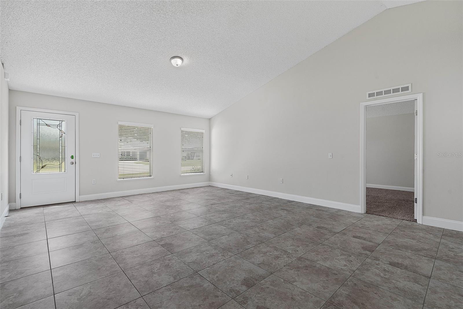 34 FIRETHORN LN — photo 7