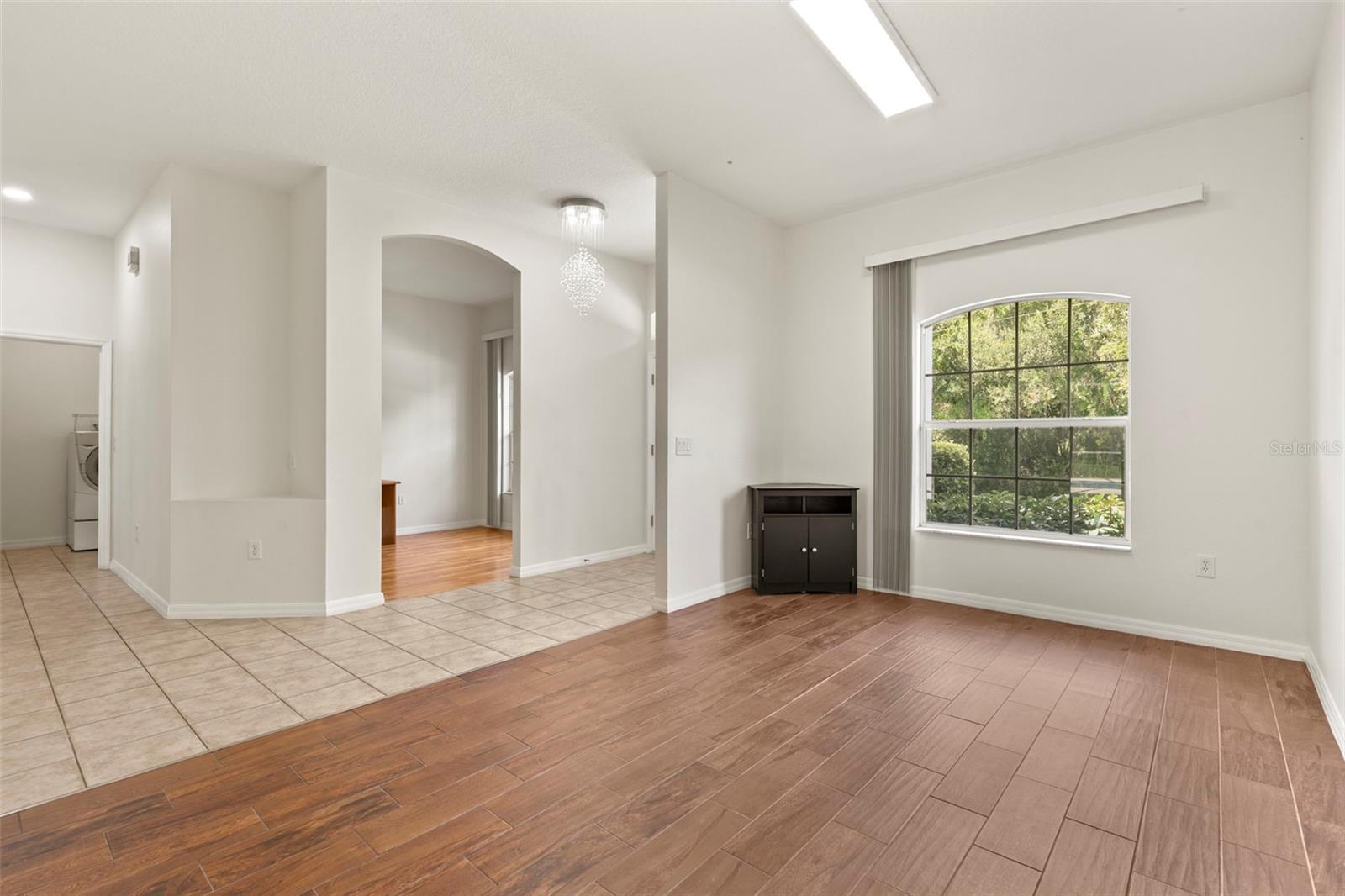 44 FURNESS PL — photo 10