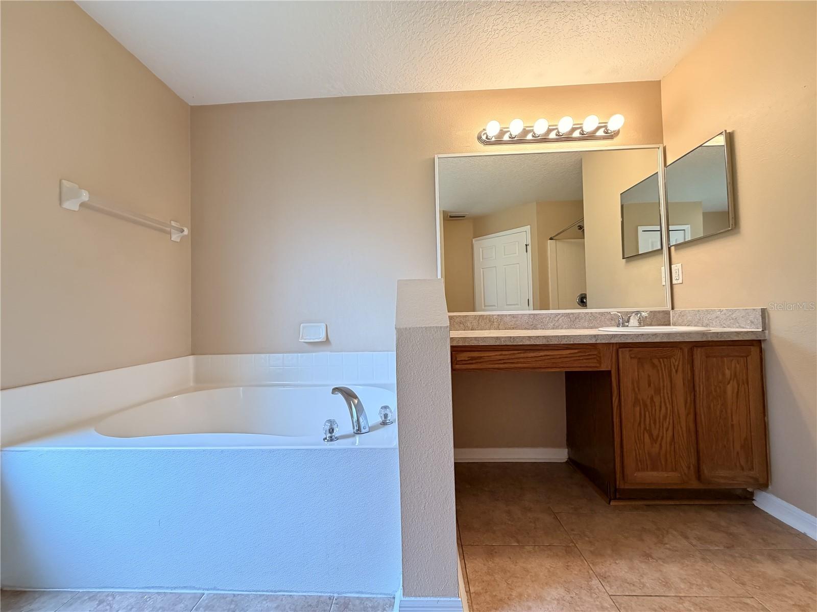 63 RICHMOND DR. — photo 11