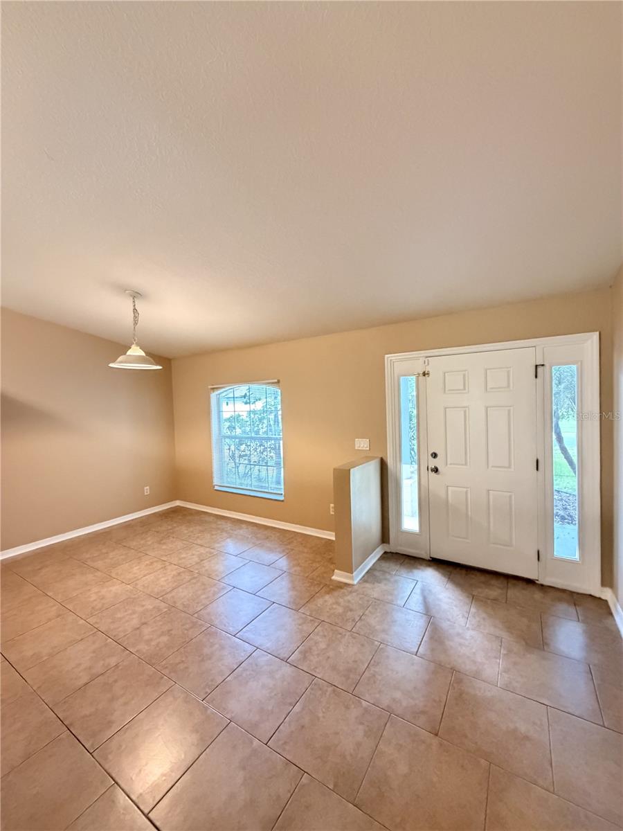 63 RICHMOND DR. — photo 3