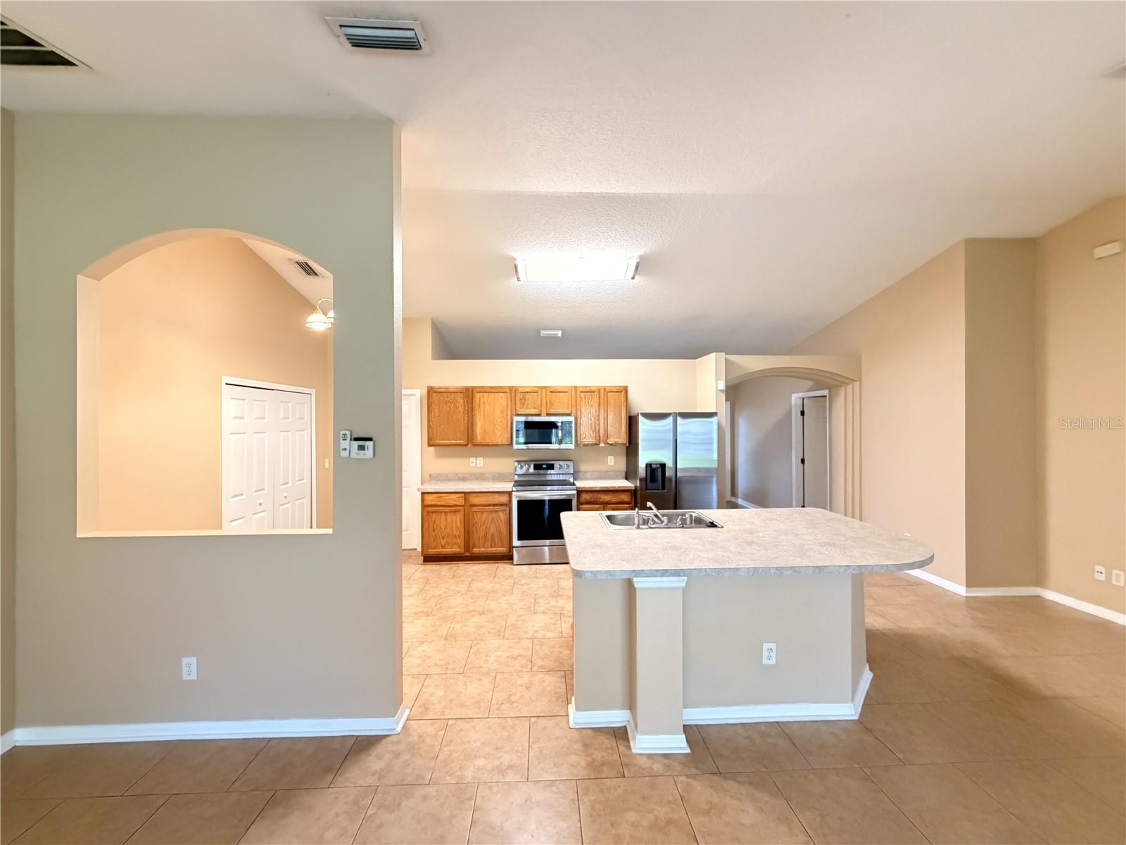 63 RICHMOND DR. — photo 5