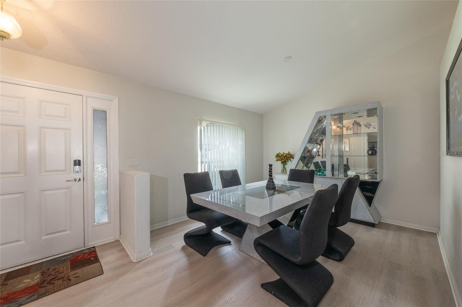 77 RAMBLEWOOD DR — photo 2