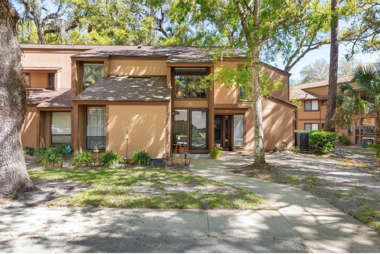 8 FAIRWAYS CIR #8 — photo 2