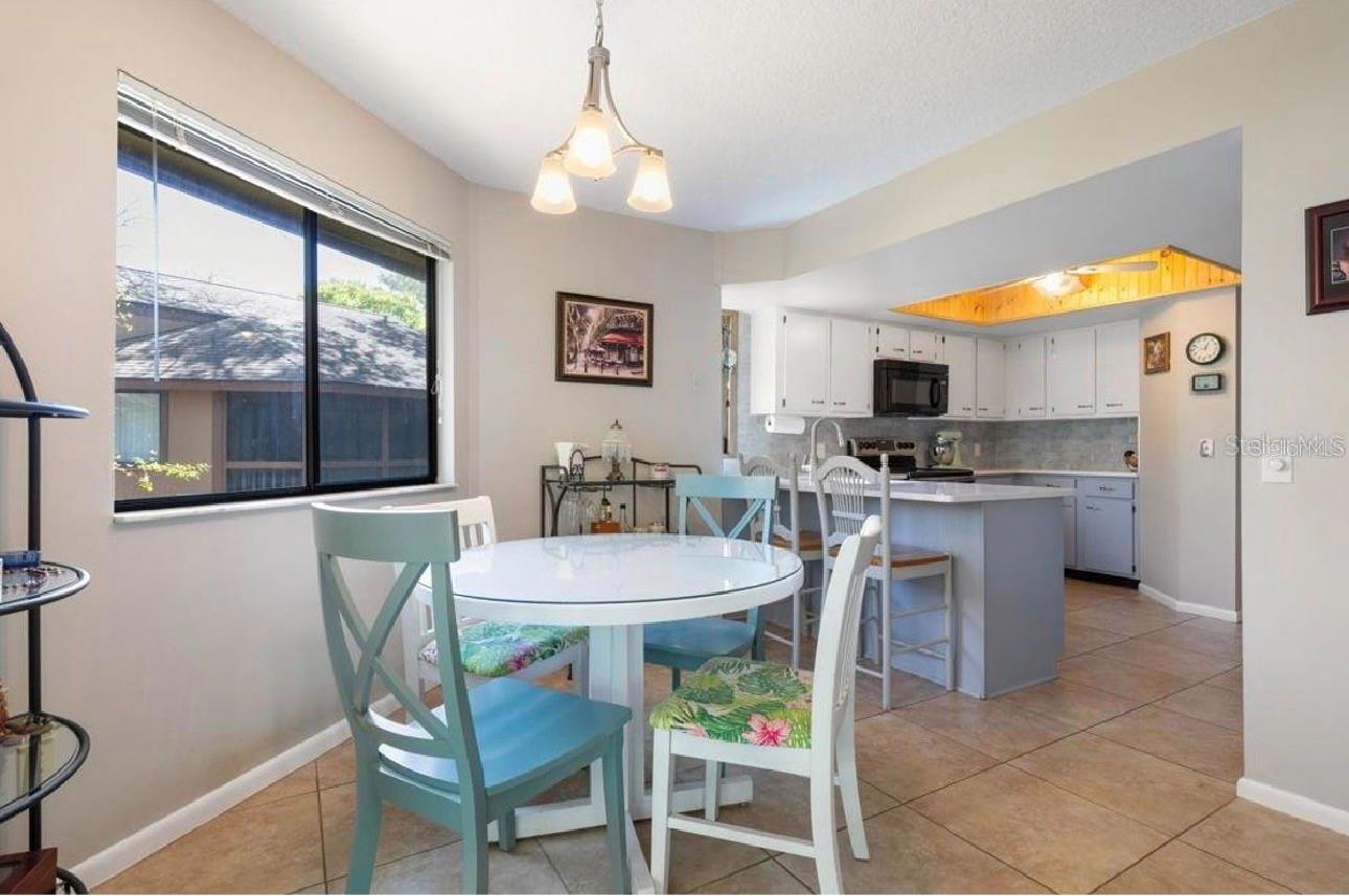 8 FAIRWAYS CIR #8 — photo 11