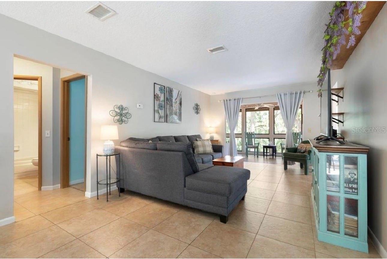 8 FAIRWAYS CIR #8 — photo 5
