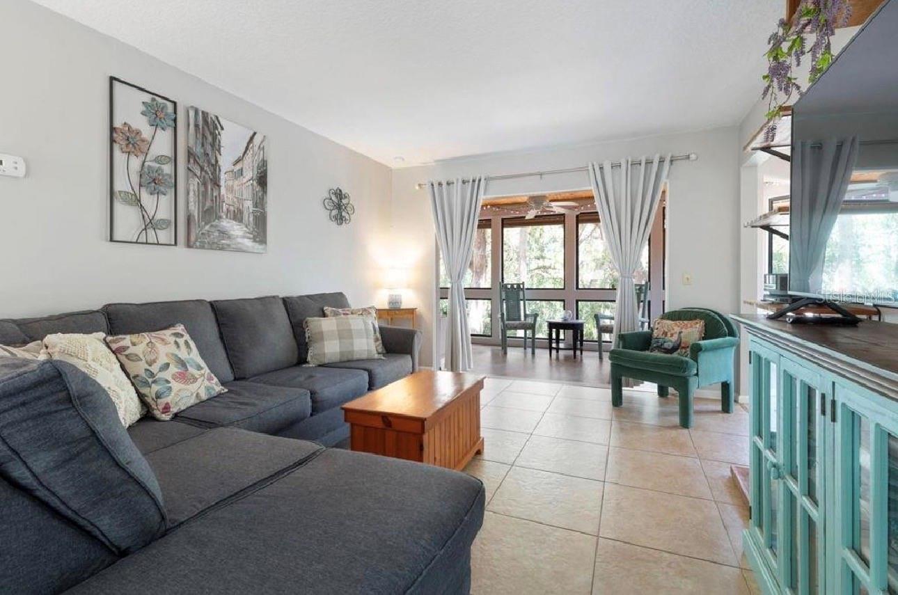 8 FAIRWAYS CIR #8 — photo 6