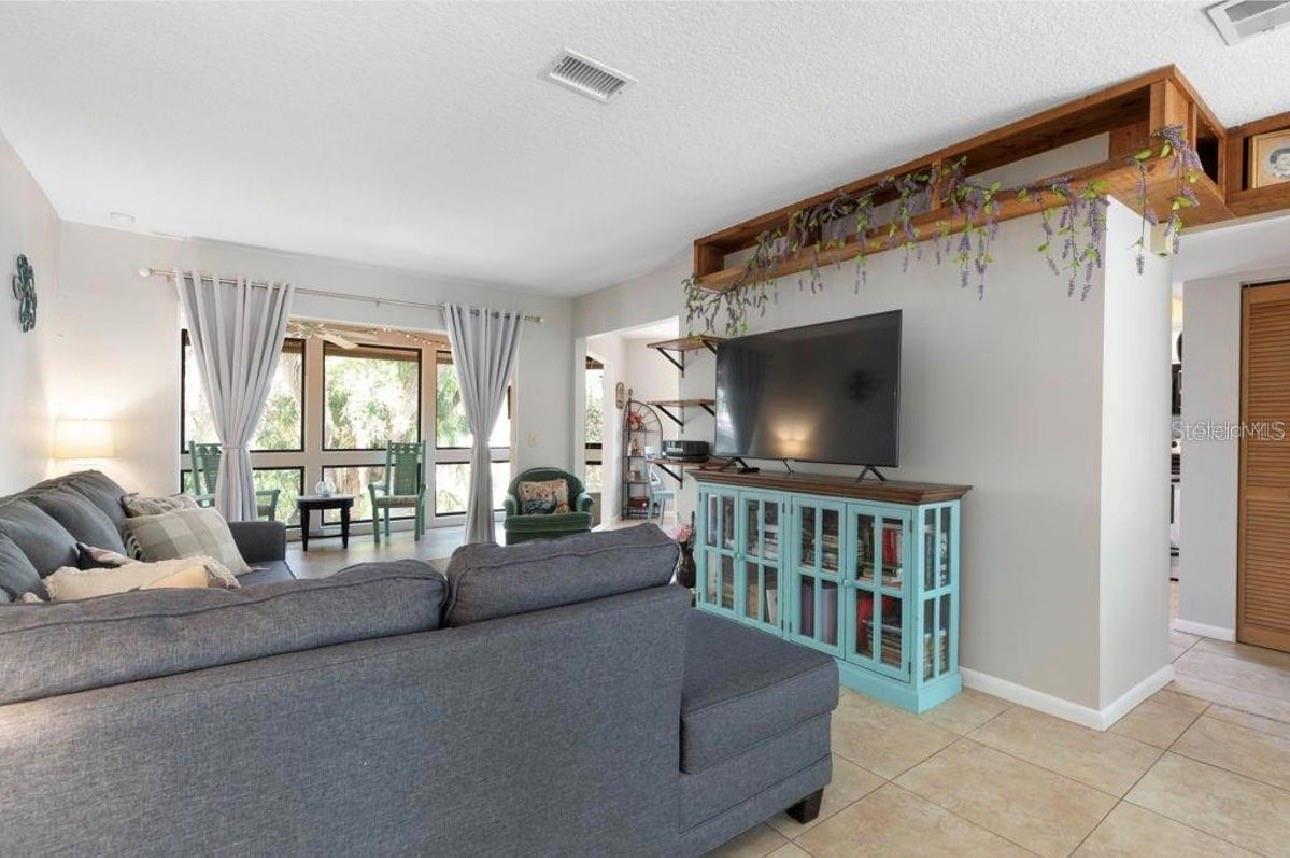 8 FAIRWAYS CIR #8 — photo 7