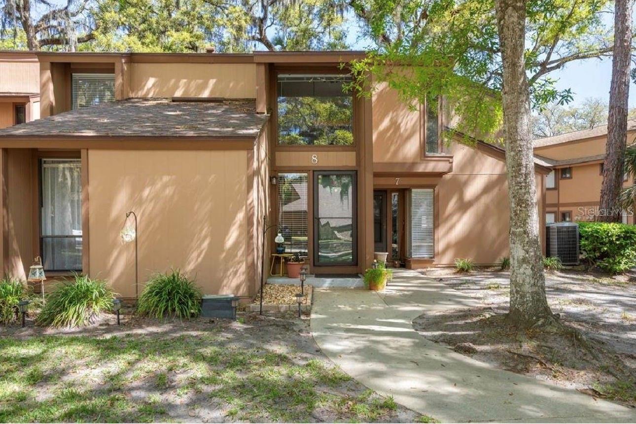 8 FAIRWAYS CIR #8