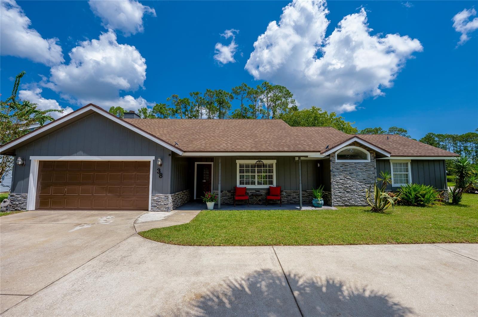 38 WEYANOKE LN