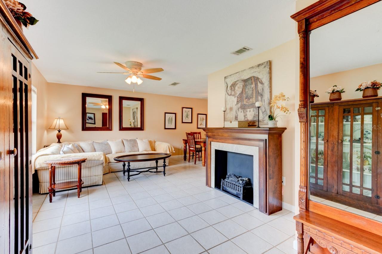 16 LAUREL OAKS CIR — photo 5