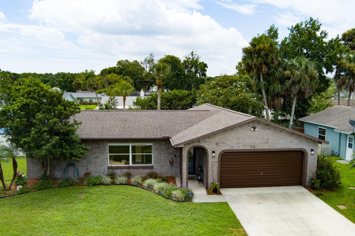 16 LAUREL OAKS CIR