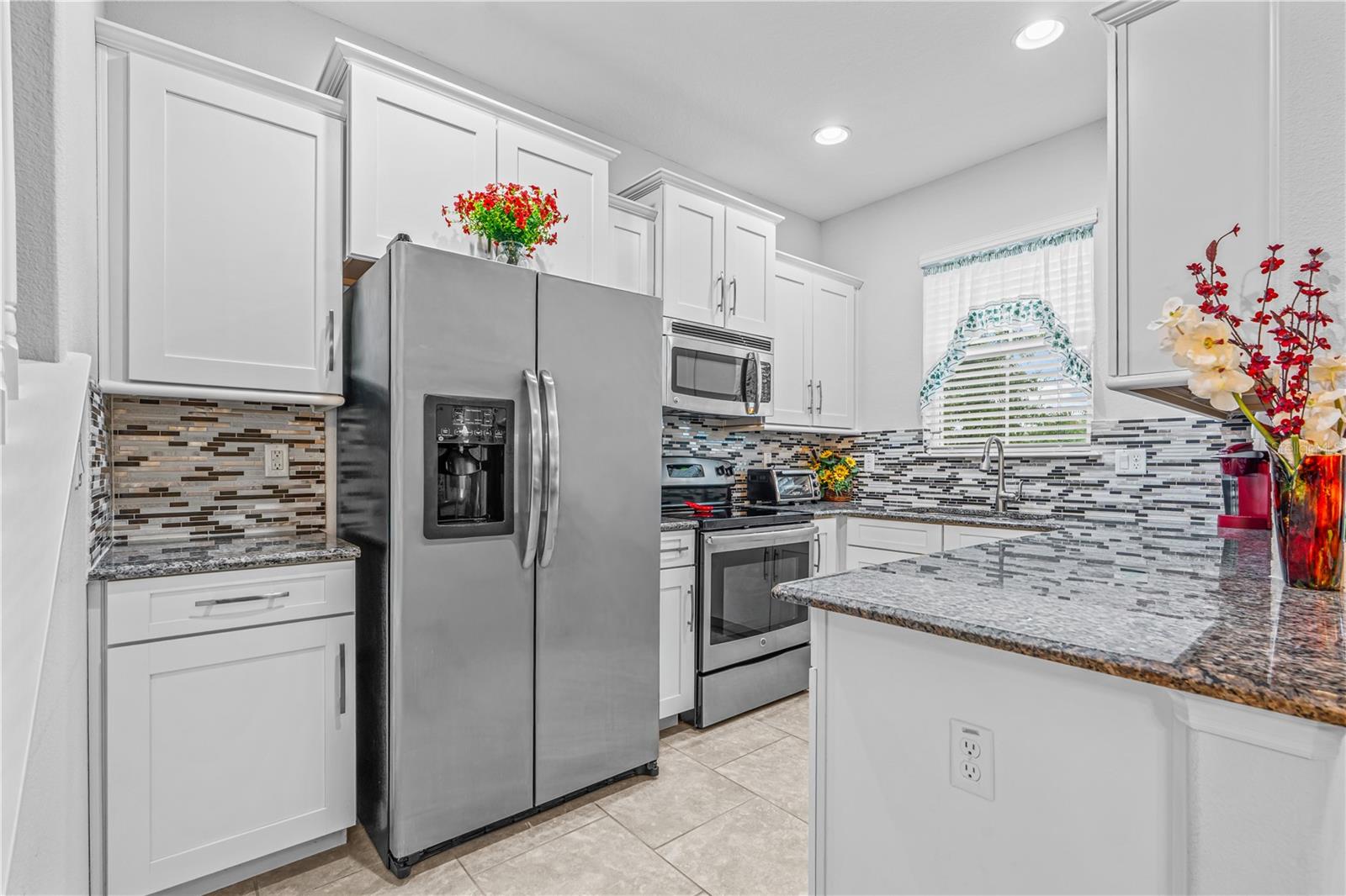 104 MISTY GLEN LN — photo 3
