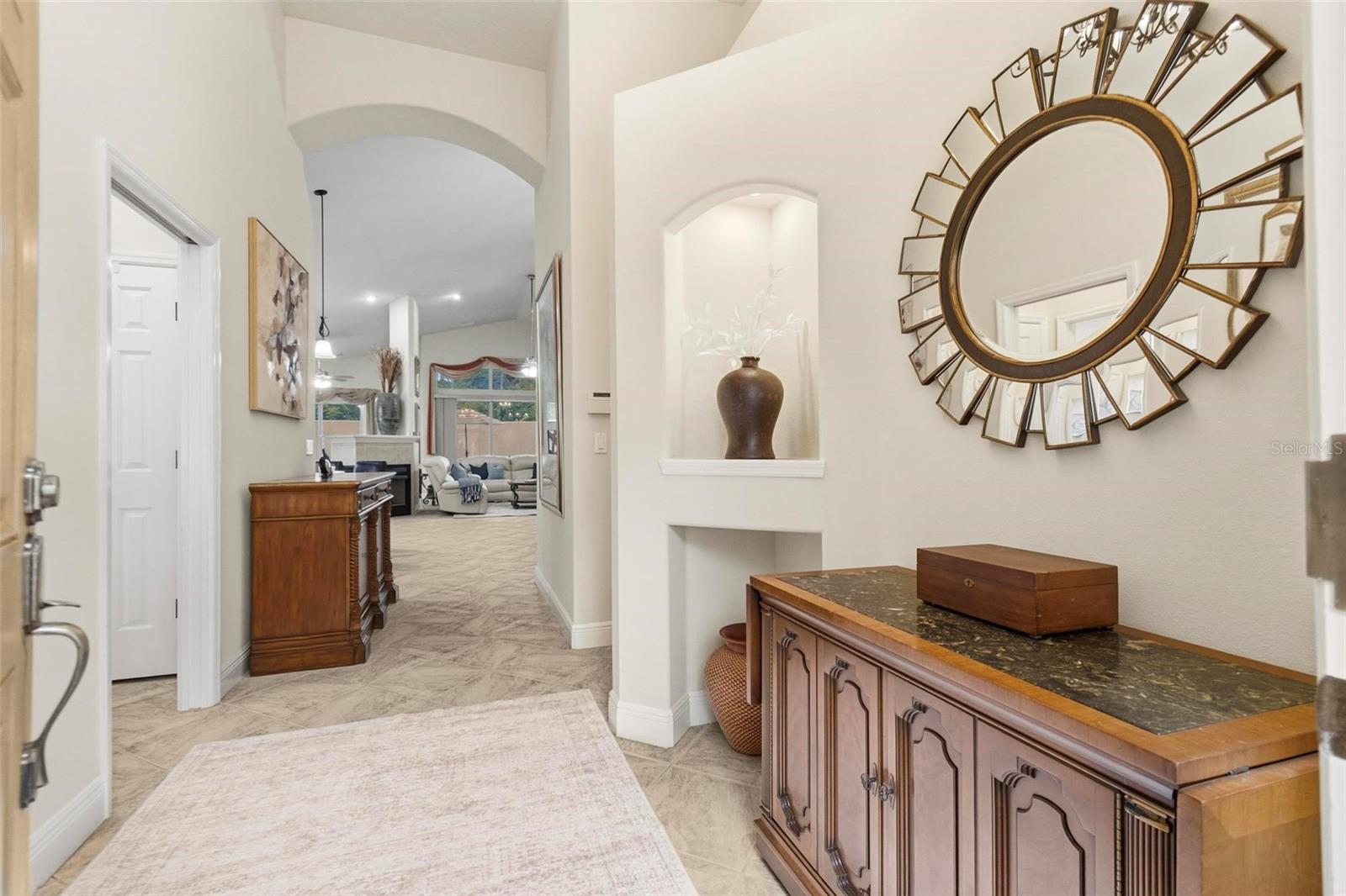 19 VILLAGE VIEW DR — photo 2
