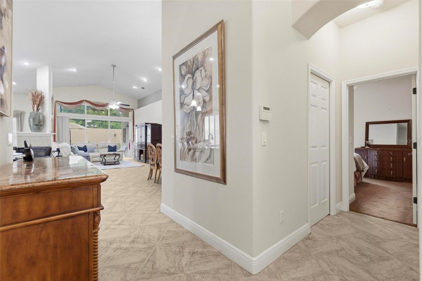 19 VILLAGE VIEW DR — photo 4