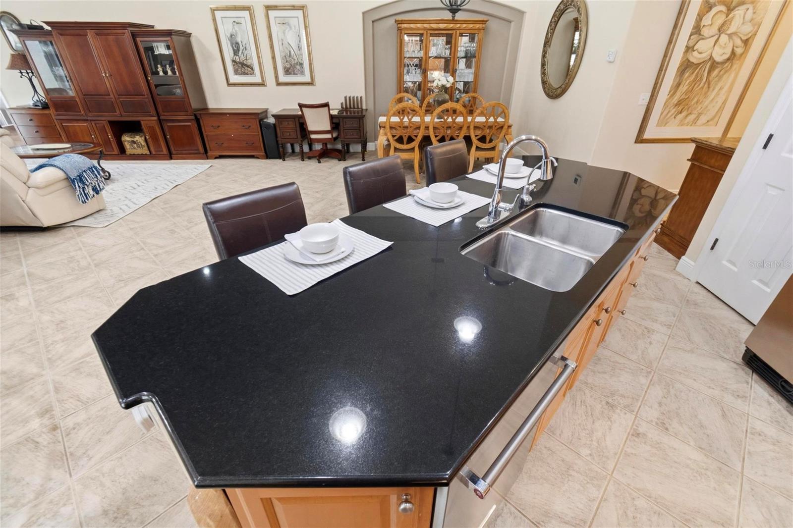 19 VILLAGE VIEW DR — photo 8