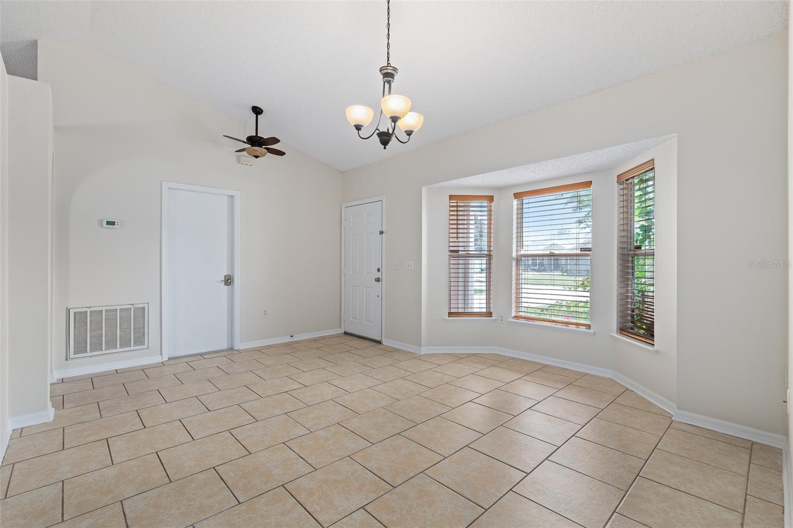 36 FIRETHORN LN — photo 7