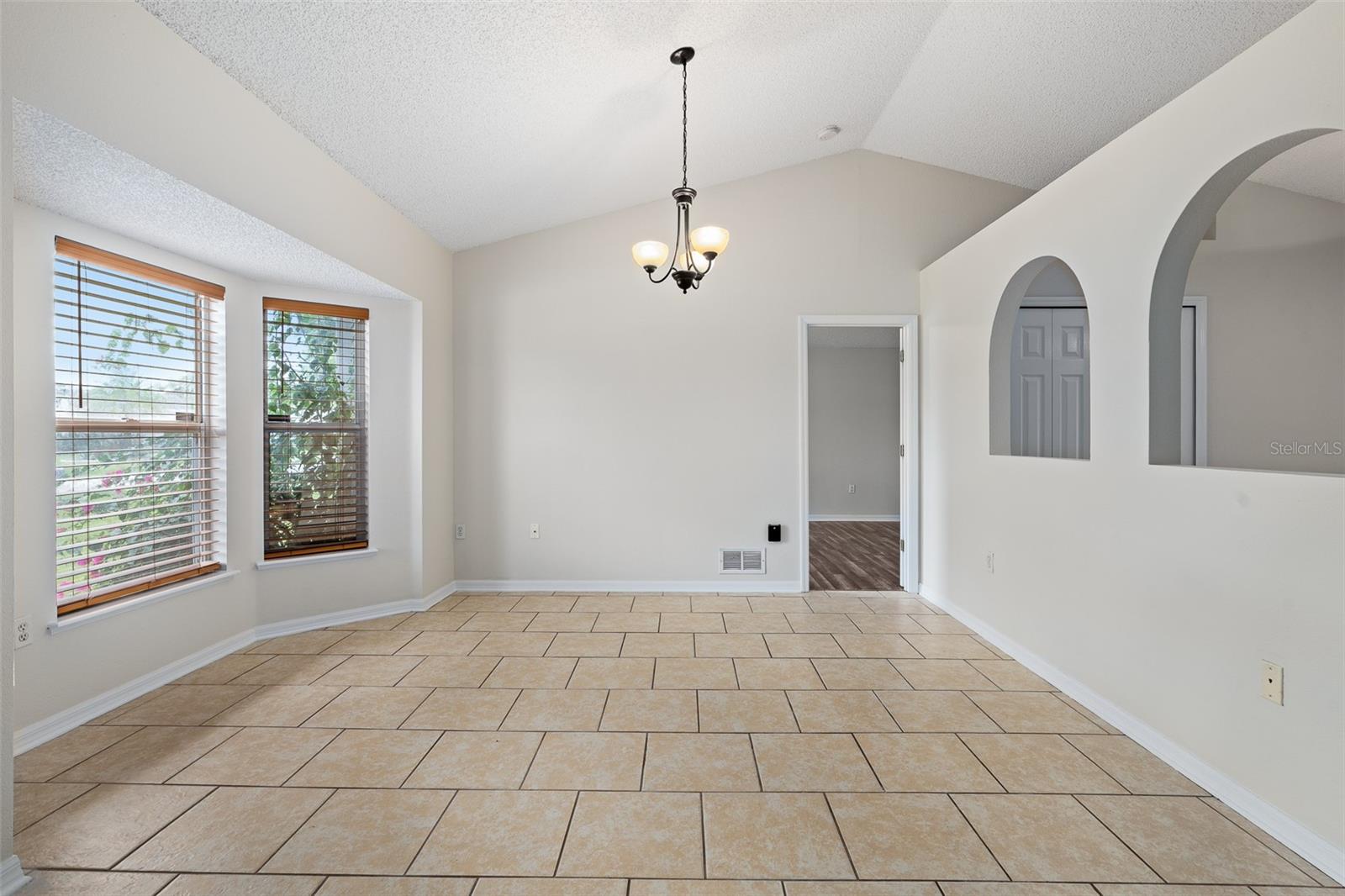36 FIRETHORN LN — photo 8