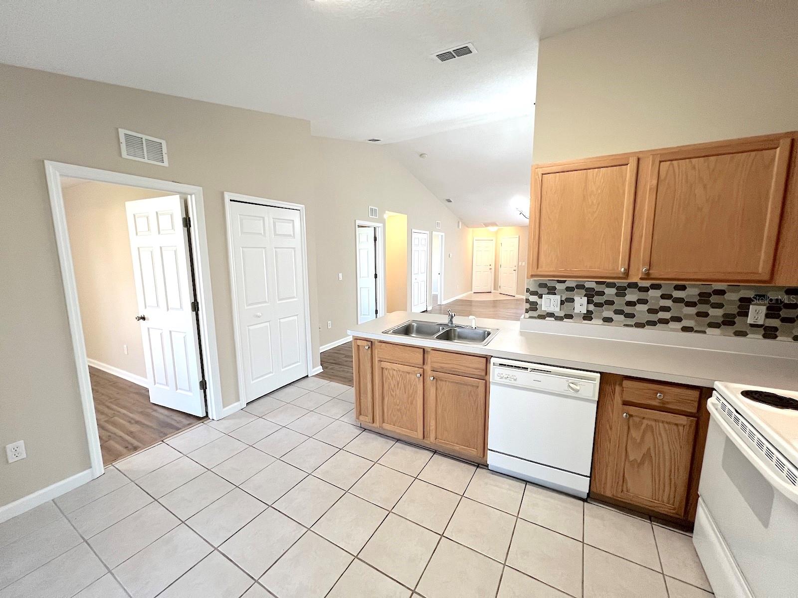 41 ETON LN #B — photo 10