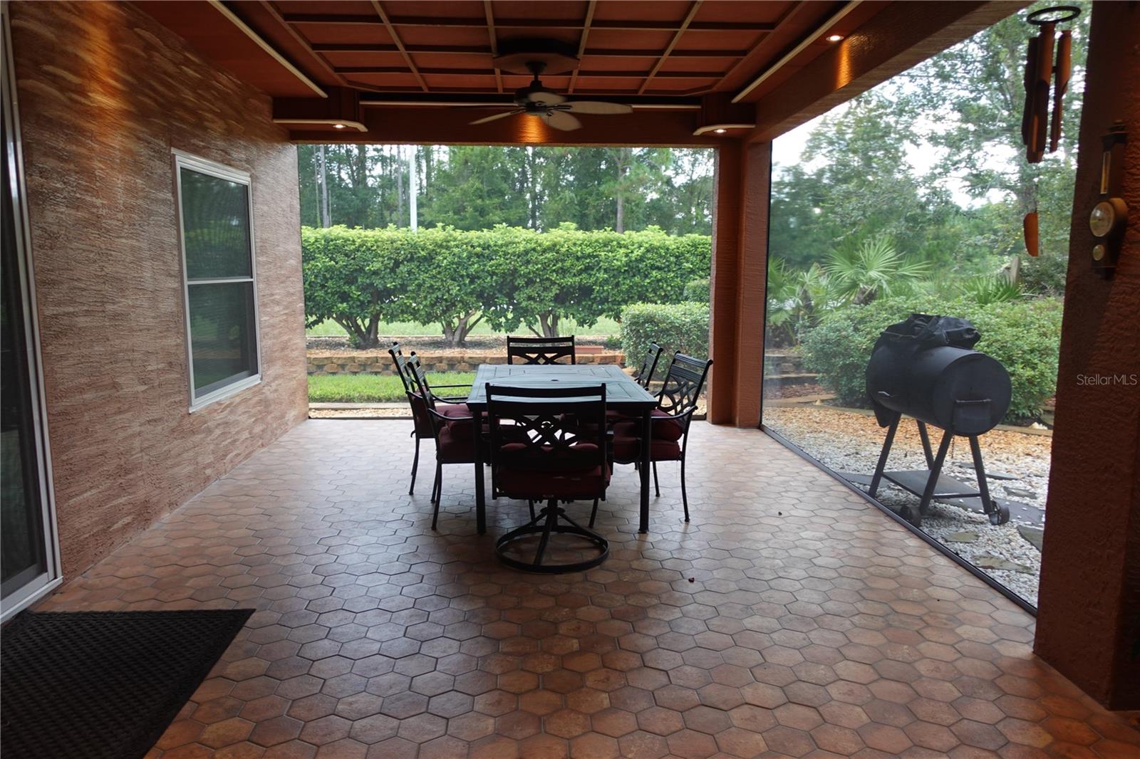 85 LANCELOT DR — photo 10