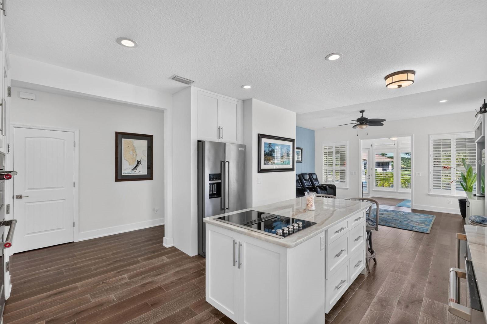 15 MADEIRA CT — photo 12