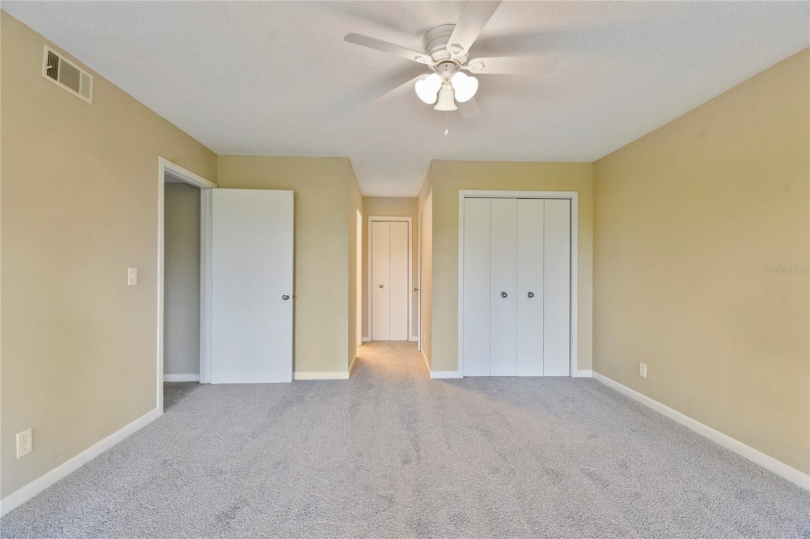 40 CLUB HOUSE DR #207 — photo 12