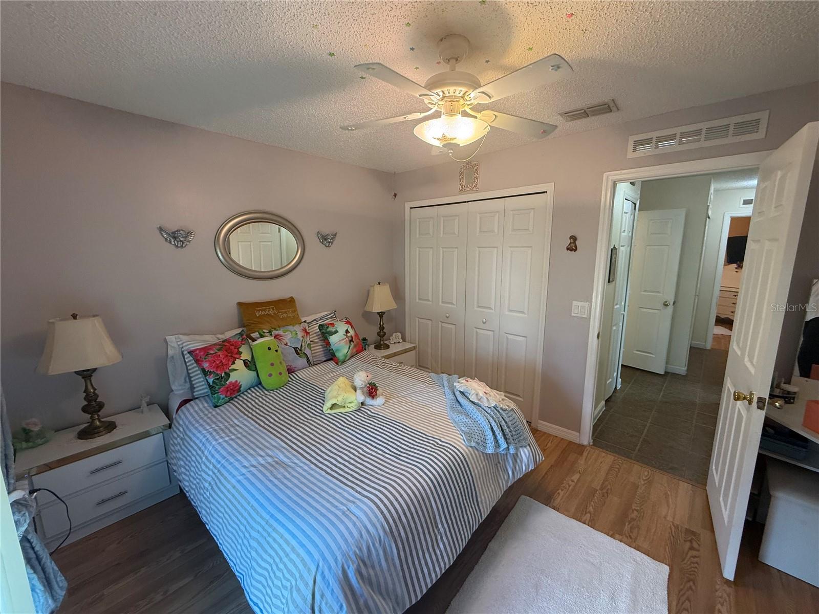 140 PERSIMMON DR — photo 9