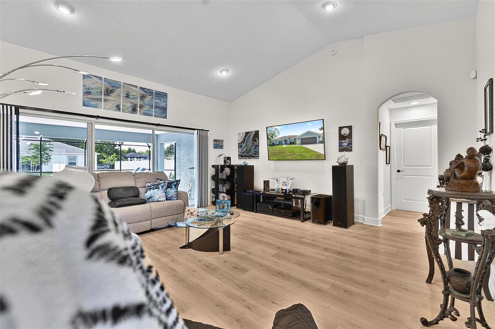 21 WOOD CLIFT LN — photo 10